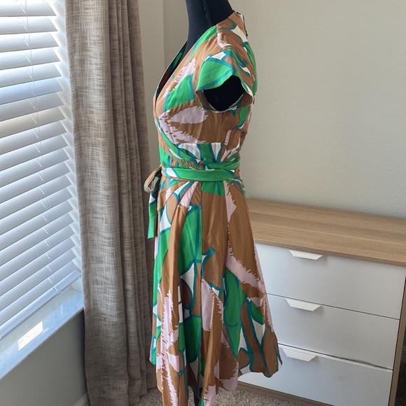 DIANE VONFURSTENBERG DRESS⭐️⭐️ - Picture 3 of 9